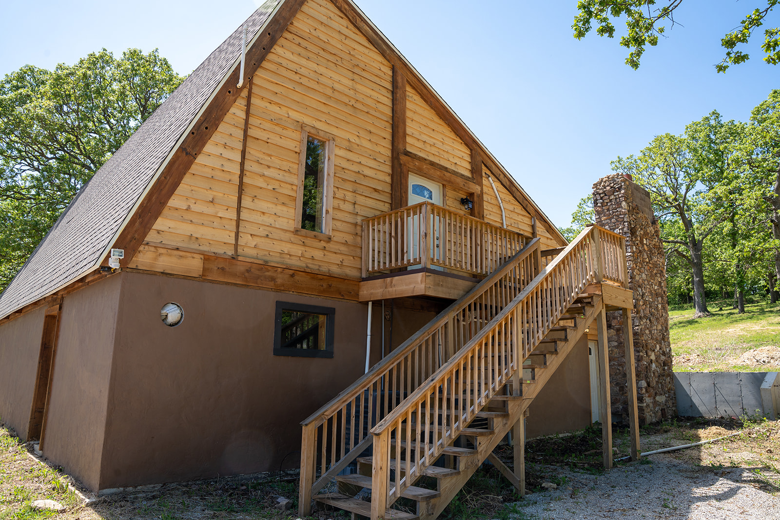 The Lodge at Mimosa Place exterior
